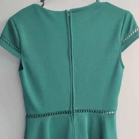 💚 Francesca's Collections Forest Green Fit-and-Flare Midi Dress Size XS - Picture 5 of 6